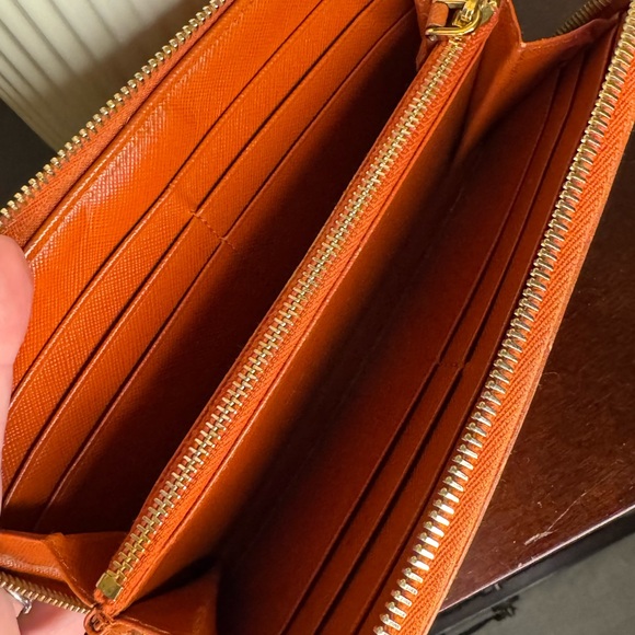 PRADA LONG ZIPPY WALLET - Picture 4 of 5